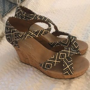 Toms wedges